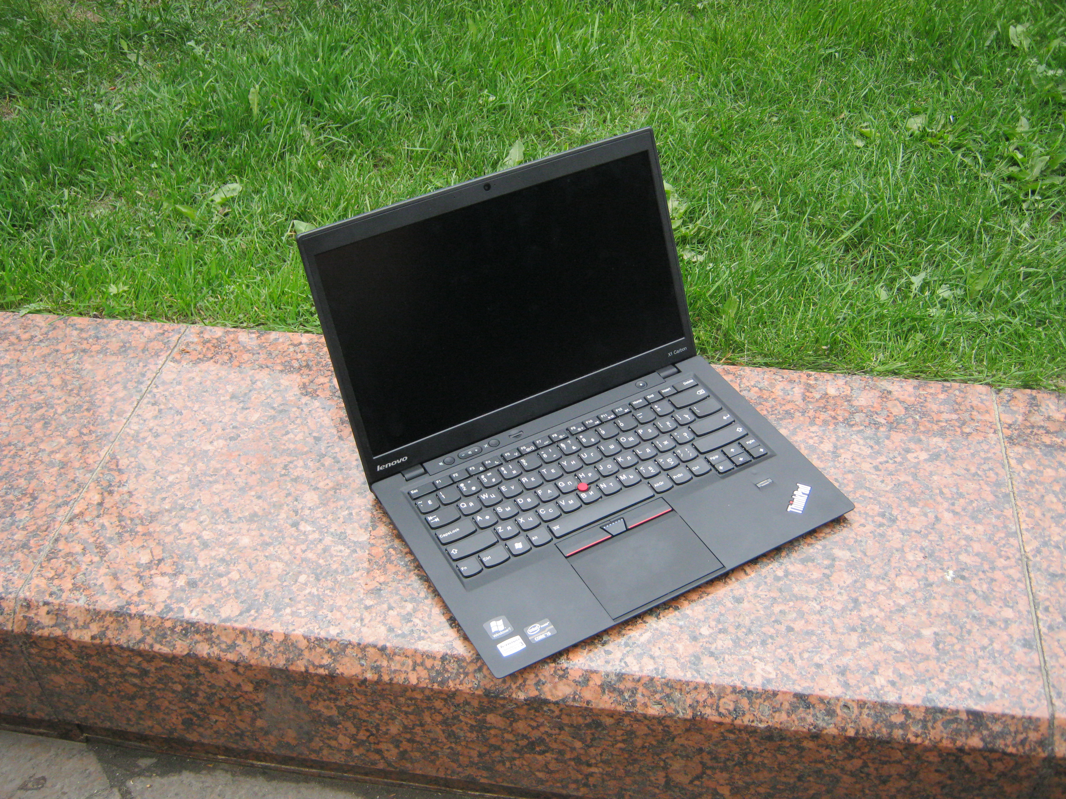 [Песочница] Стильный помощник — обзор Lenovo ThinkPad X1 Carbon
