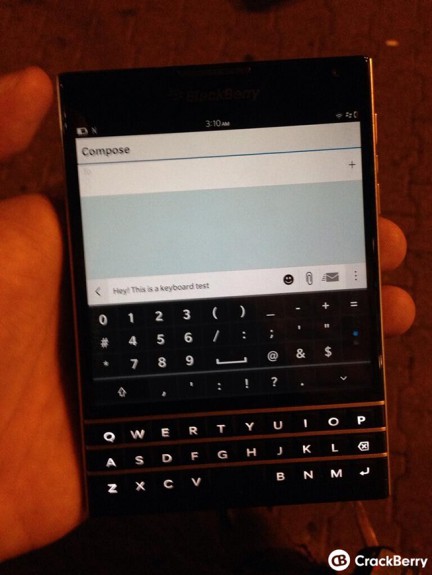BlackBerry-Passport_03