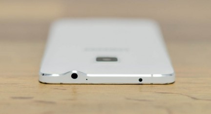 Samsung_Galaxy_Note_4-8