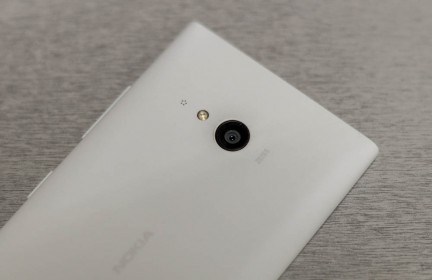 Nokia_Lumia_730-12