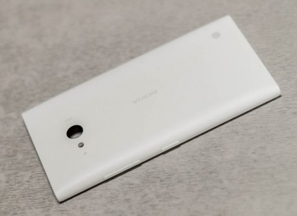 Nokia_Lumia_730-16