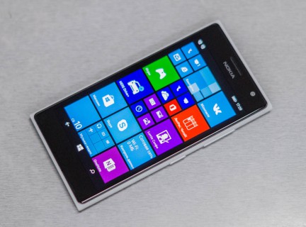 Nokia_Lumia_730-2