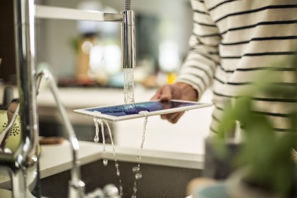 Xperia-Z4-Tablet_02
