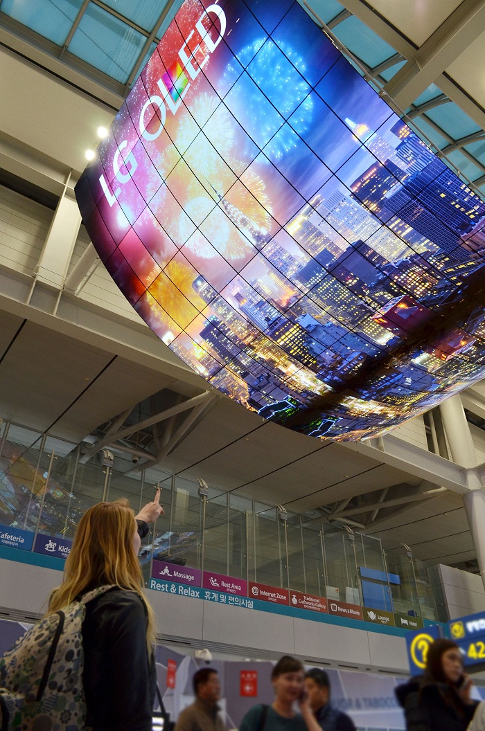 LG представила самые большие в мире OLED-дисплеи