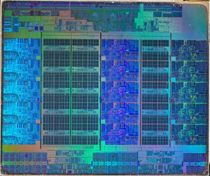 Intel анонсировала 48 ядерный процессор Xeon с 12 канальным