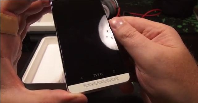[Видео] HTC One — распаковка, комплектация, внешний вид