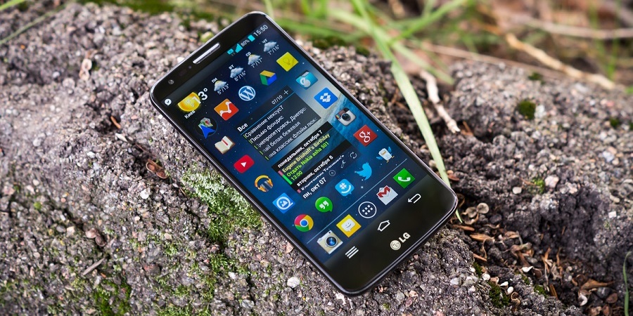 [Видео] Обзор смартфона LG G2
