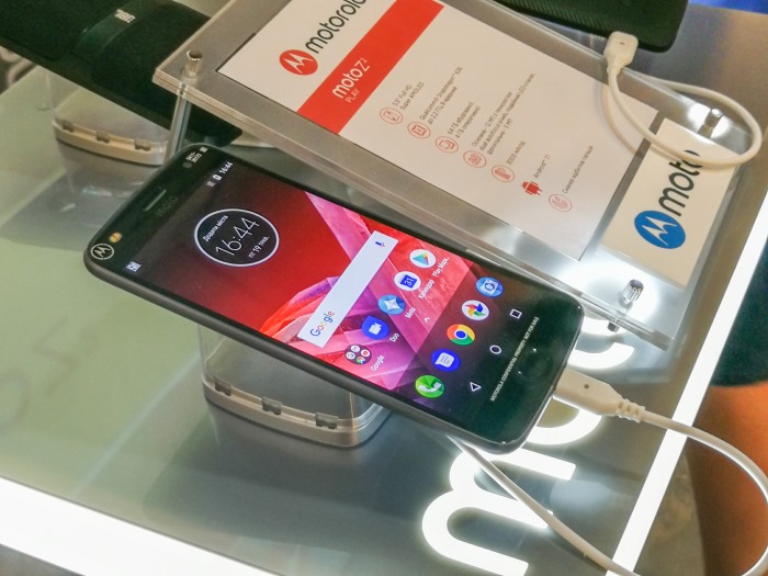 Motorola G5s Plus Z2 Play
