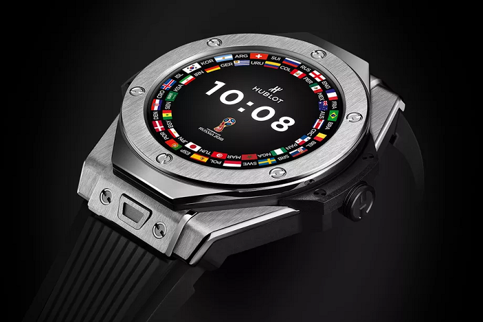 Первые часы с Wear OS получат футбольные рефери