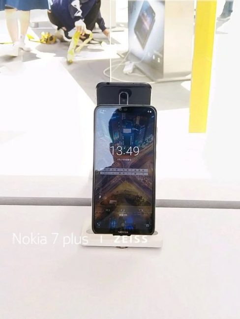 Nokia X,X6