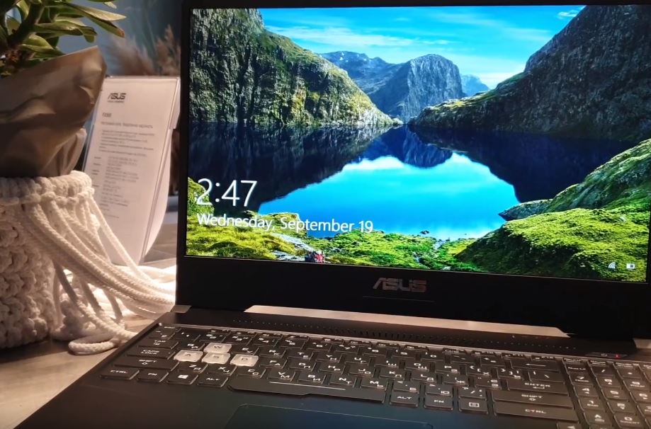 Відео: Репортаж з презентації ноутбуків ASUS VivoBook S14, ZenBook Pro 14, TUF Gaming FX705 та FX505