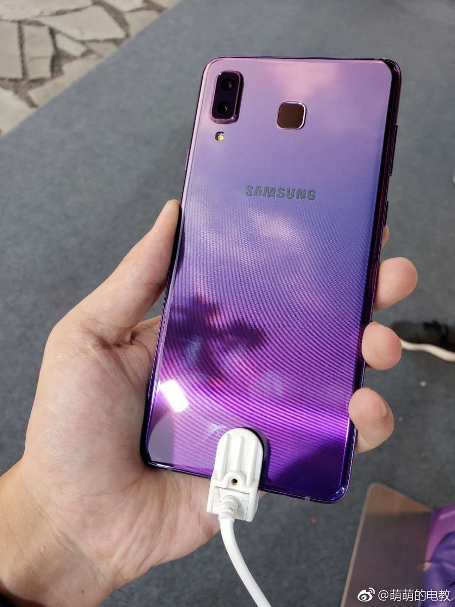 Samsung Galaxy A9 yulduzli gradient