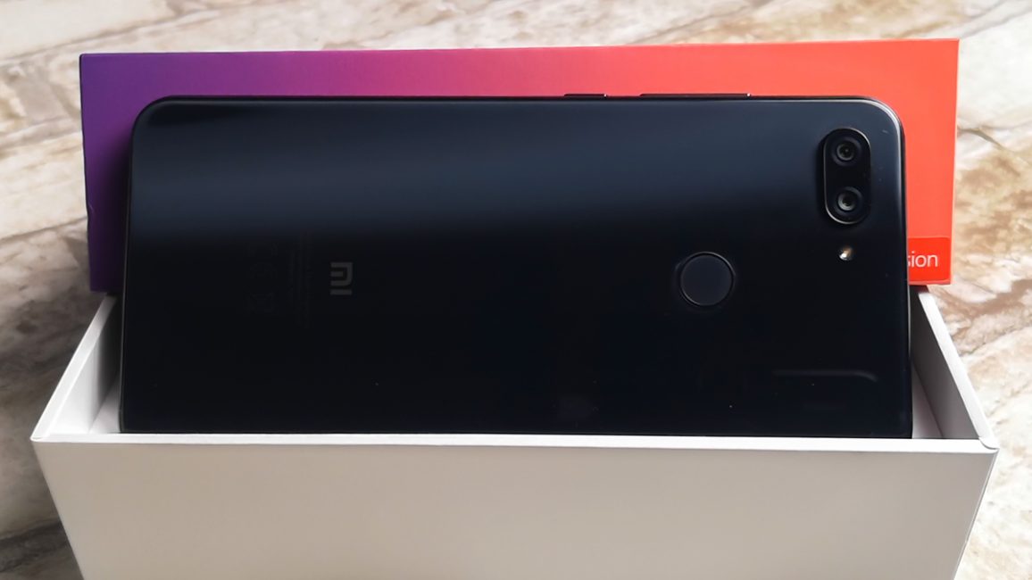 Smartfonlarni ko'rib chiqish Xiaomi Mi 8 Lite. O'zlari gradient mo'ylovli!