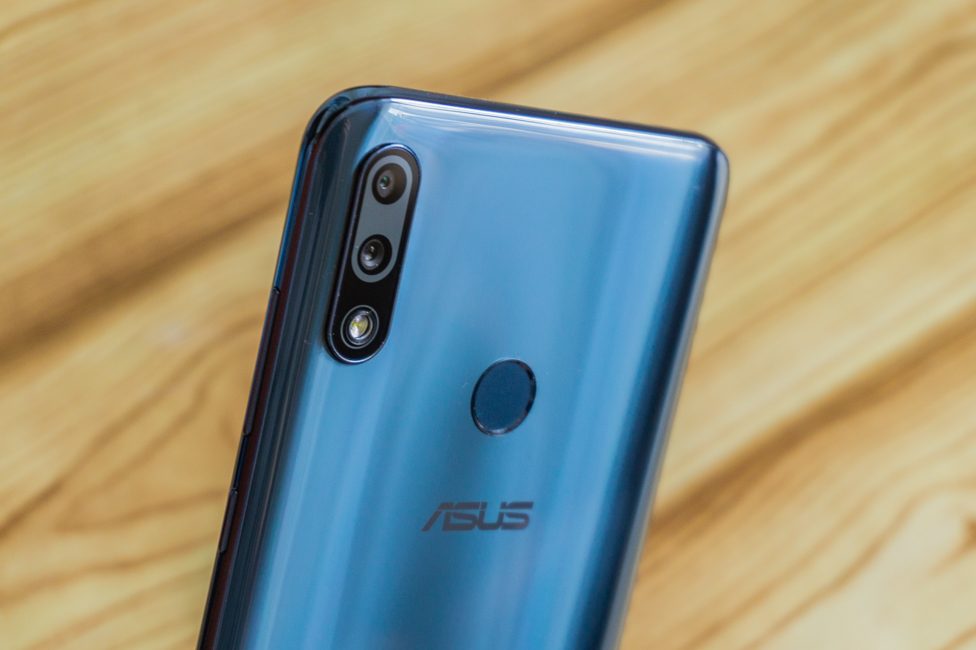 ASUS ໂປແກຼມ ZenFone Max Pro (M2)