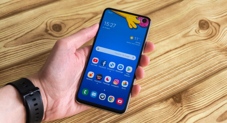 Samsung Galaxy S10e review – The best among the compact