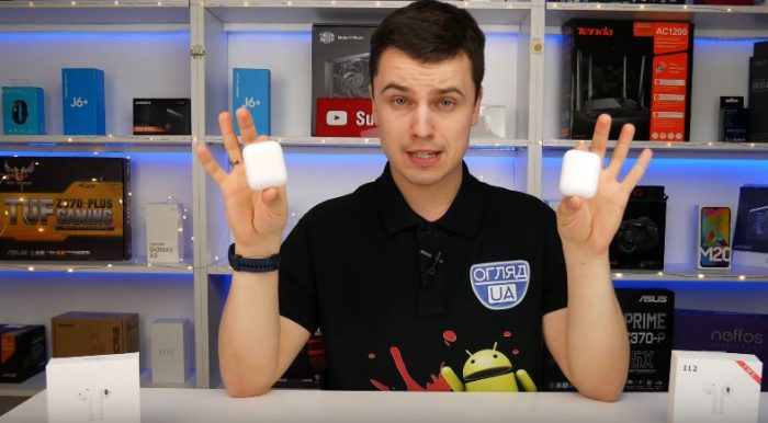 Apple AirPods εναντίον TWS i12