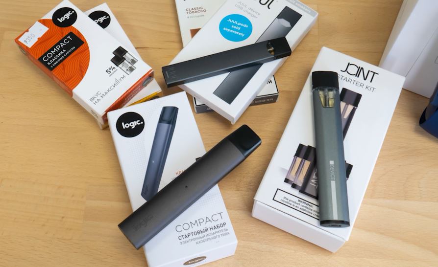 IQOS, glo contre JUUL, Joint, Logic Compact