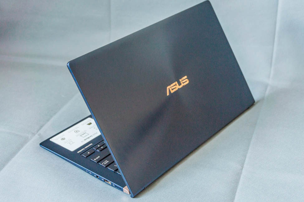 ASUS ゼンブック14 UX433FN