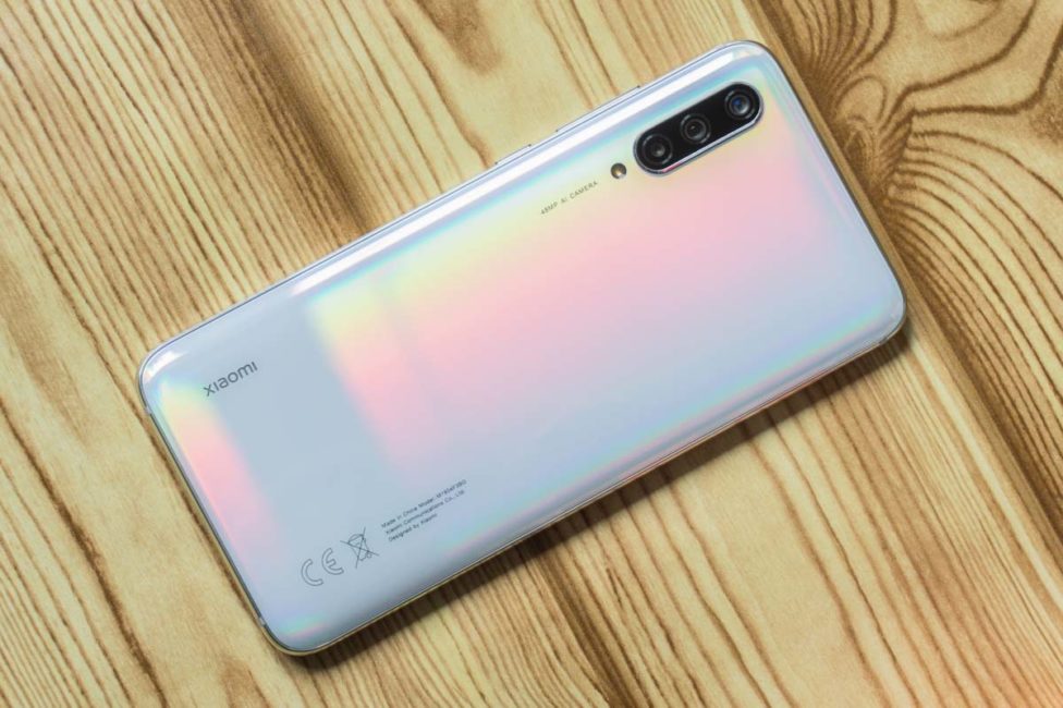 Xiaomi Mi 9 энгийн хувилбар