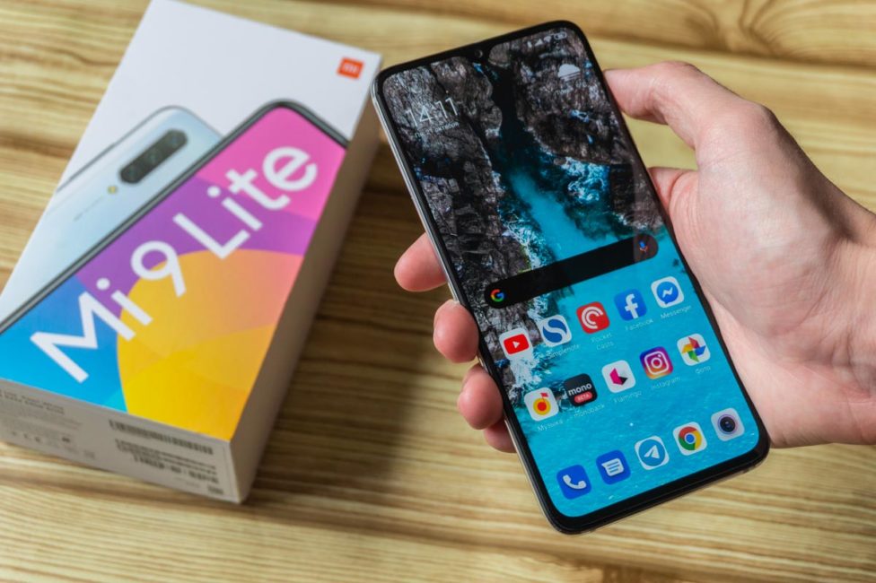 Xiaomi Mi 9 энгийн хувилбар