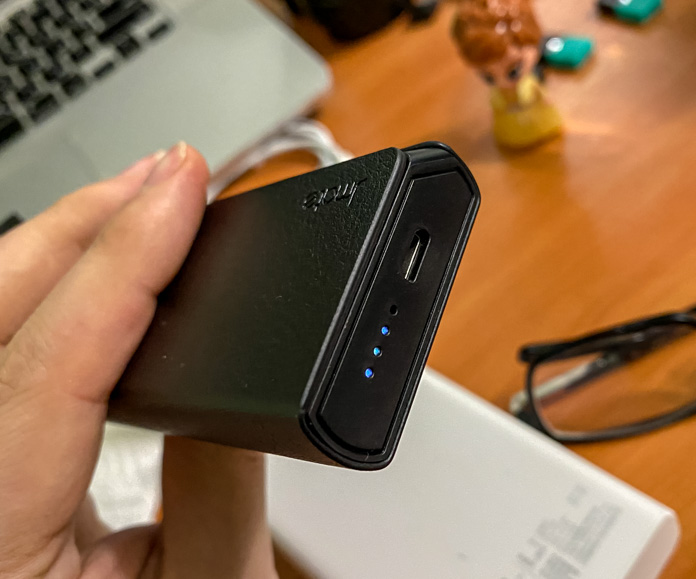 Jmate P4 Portable Charging Case