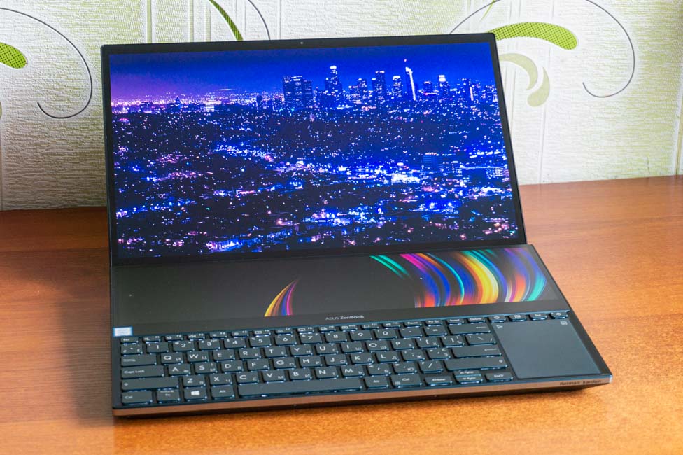 ASUS ZenBook Pro dueti UX581GV