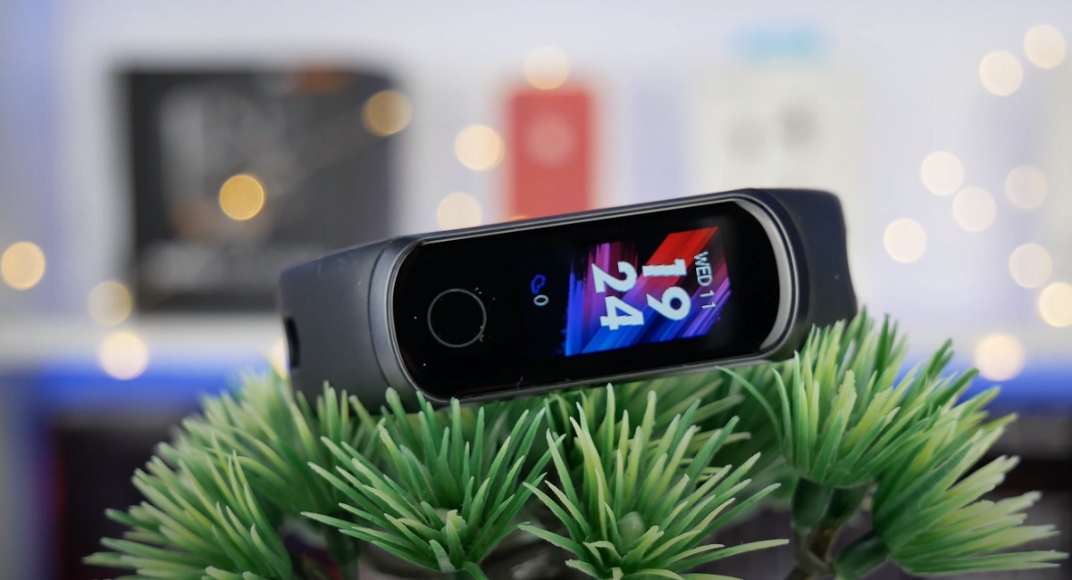 Огляд бюджетного фітнес-трекера Honor Band 5i