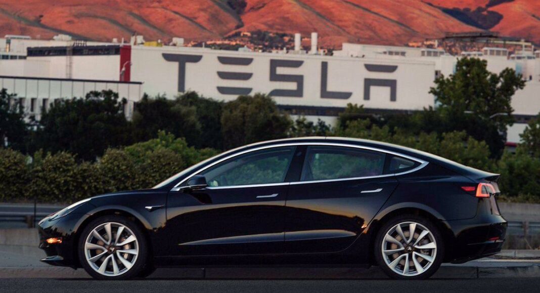 Кто создал tesla