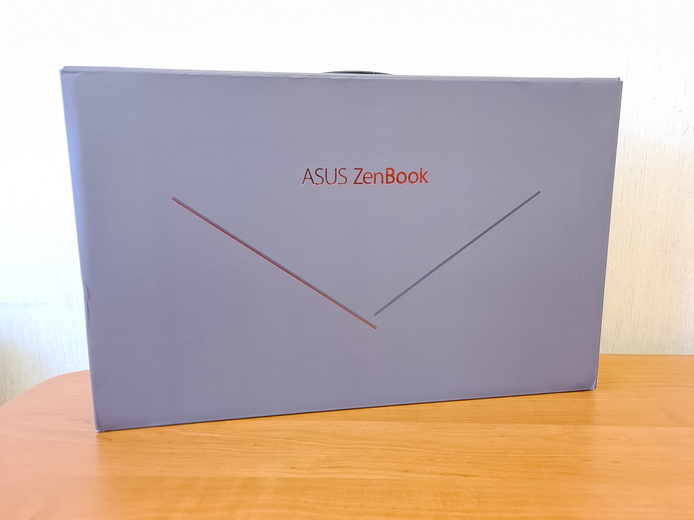 ASUS ZenBook 13（UX325）