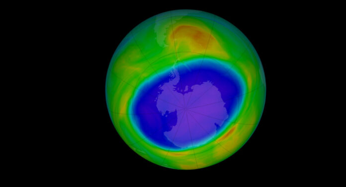 Сезонна озонова діра над Антарктидою