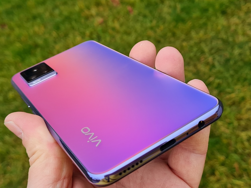 vivo V20