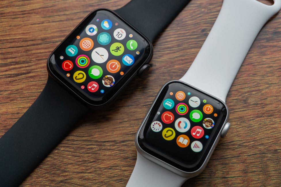 Apple Oglejte si SE vs Apple Watch Series 6