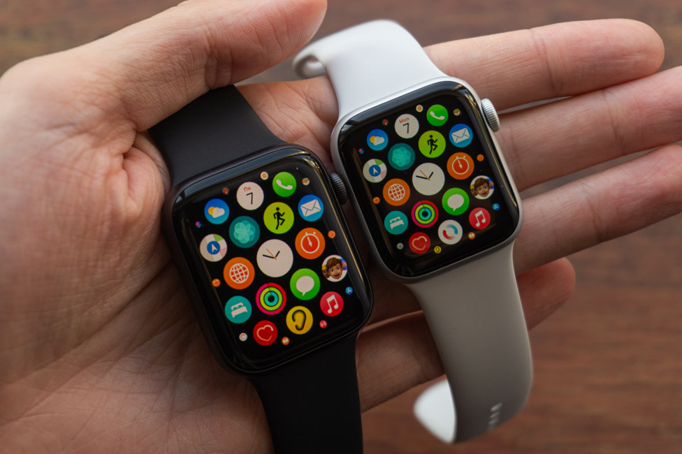 Apple Oglejte si SE vs Apple Watch Series 6