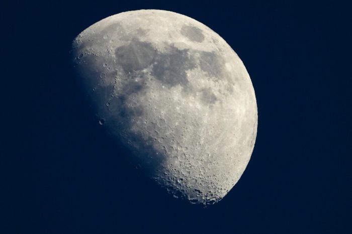 Китай будує «штучний місяць» для гравітаційного експерименту