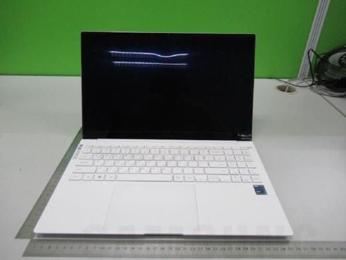 Samsung Galaxy Book Pro Live