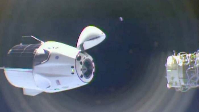 spacex crew dragon repositioning