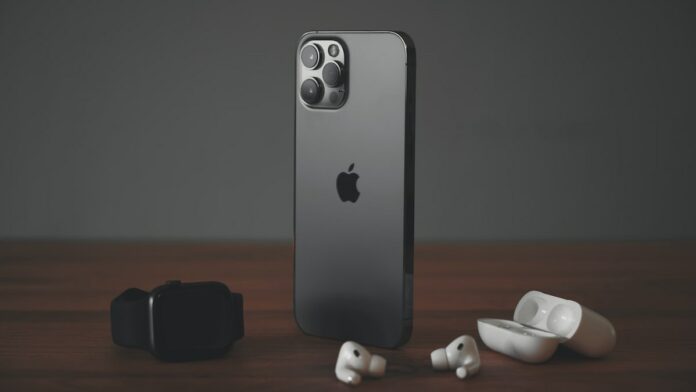 Apple iPhone 12 Pro-Header