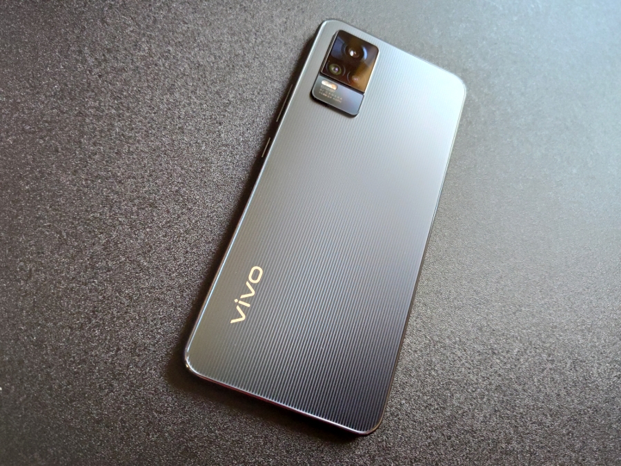 vivo V21e