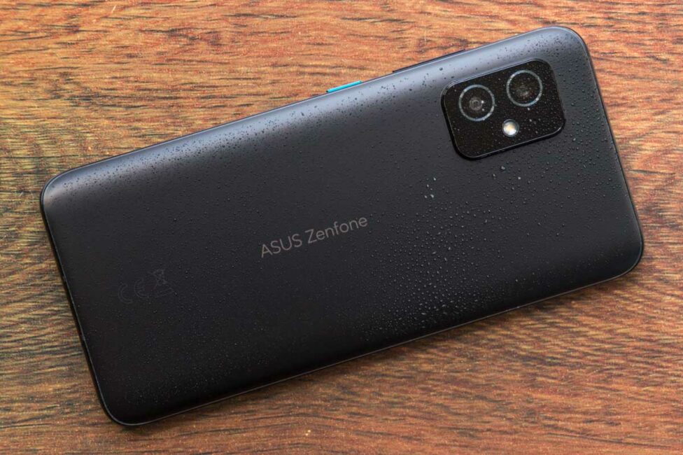 ASUS Zenfone 8- ը