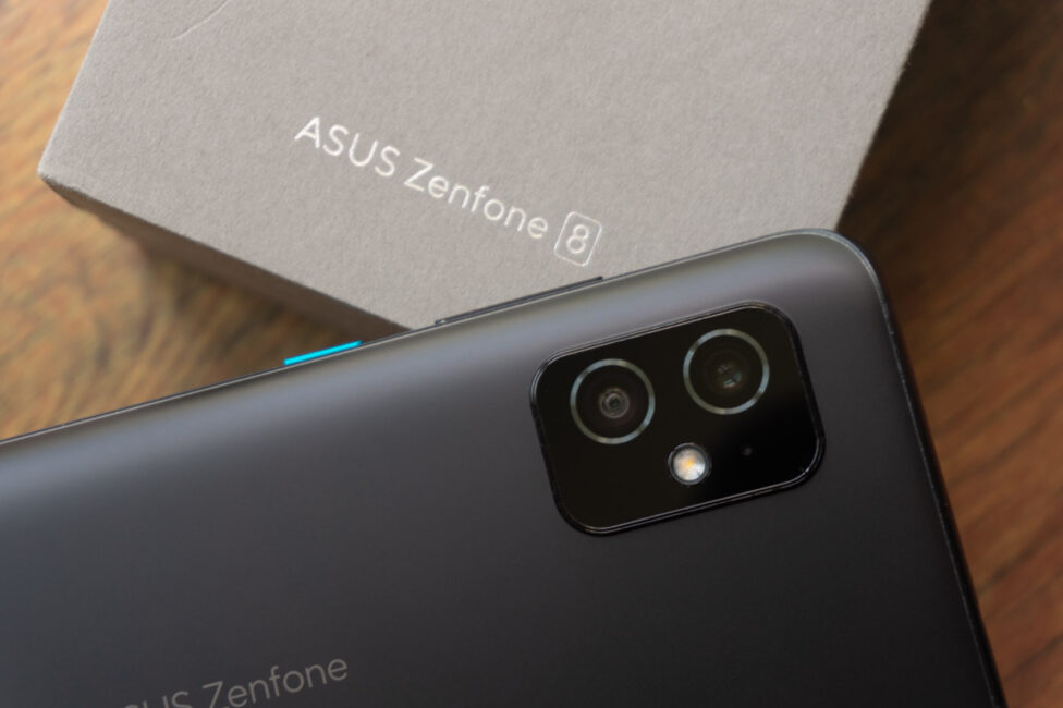 ASUS ज़ेंफोन 8