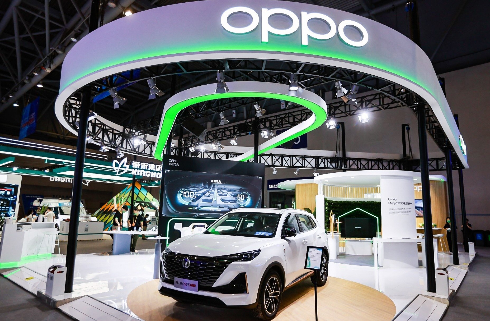 OPPO prezentuje serię urządzeń MagVOOC i technologie łączności samochodowej