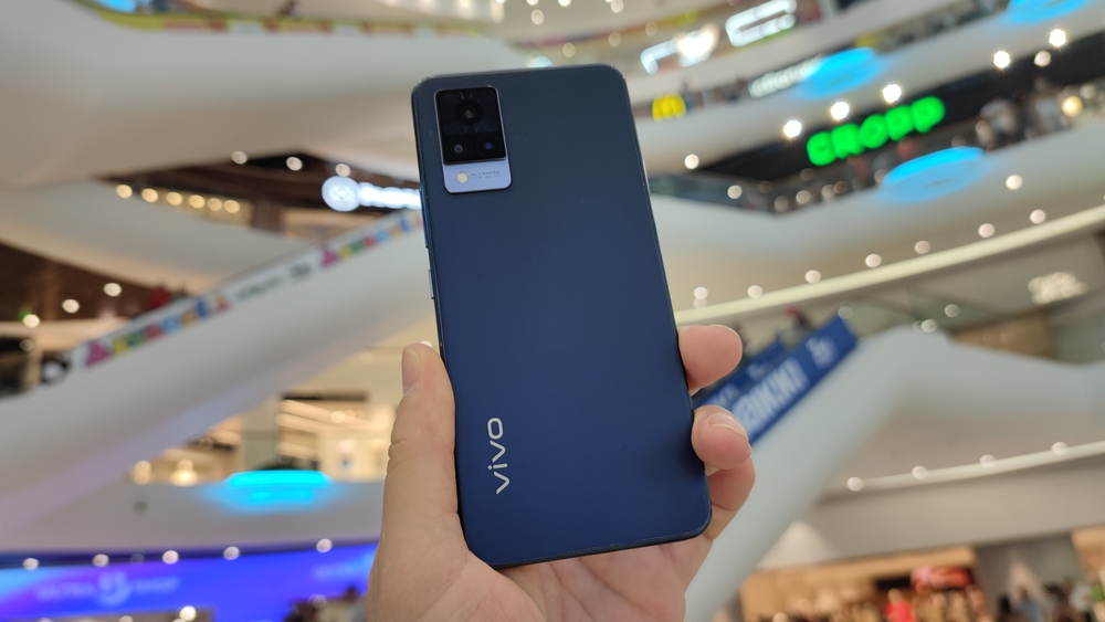 vivo V21