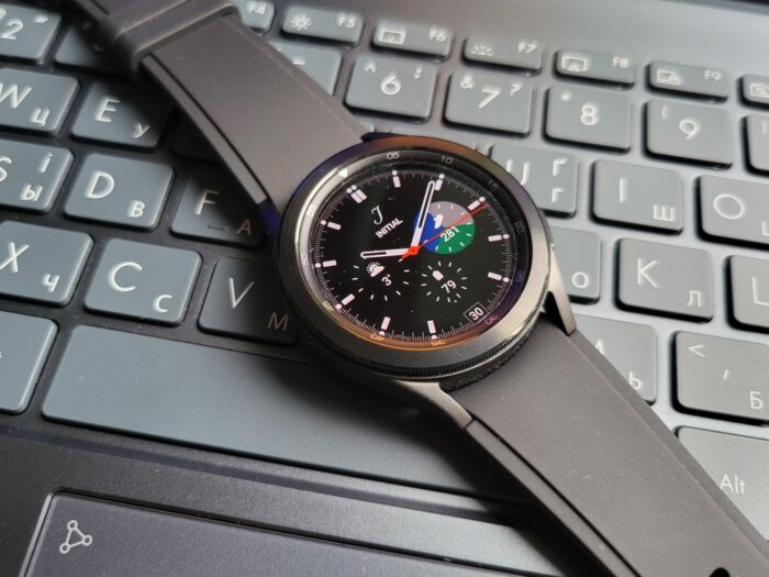 Samsung Galaxy Watch4 cổ điển