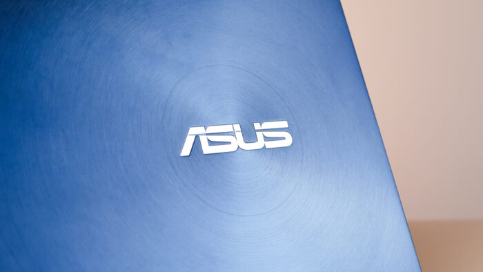 ASUS Zenbook Pro Duo 15 OLED UX582