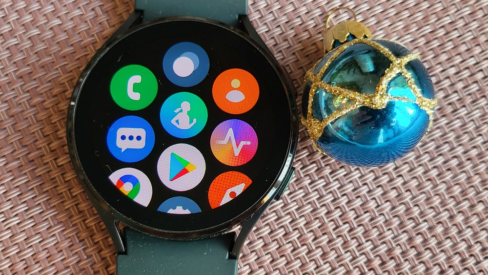 Обзор Samsung Galaxy Watch4: элегантные часы с WearOS-изюминкой