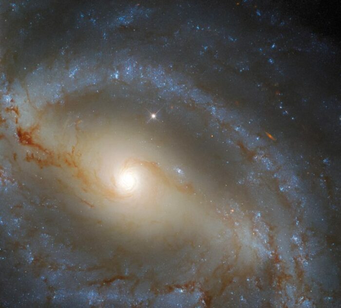 Найдальші і найранніші галактики