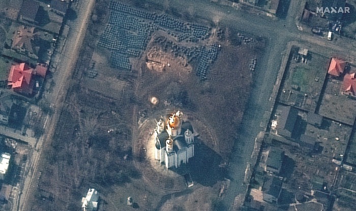 从太空可以看到马里乌波尔和布哈的万人坑