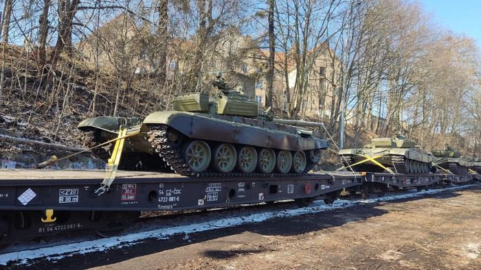 Чехія відправила Україні десятки танків Т-72 та БВП
