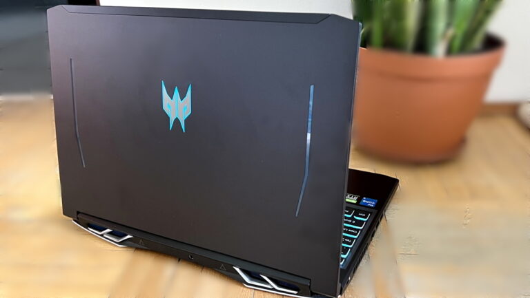 Recenzja gamingowego laptopa Acer Predator Helios 300 (2022)