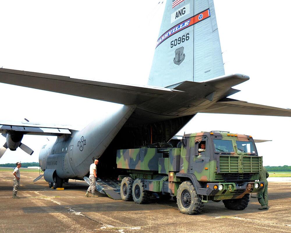 M142 HIMARS un M270 MLRS